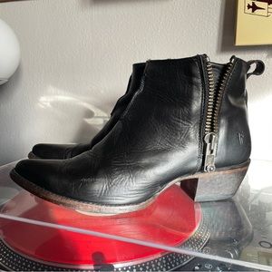 Frye Sacha moto shortie boot 9.5 B black GUC